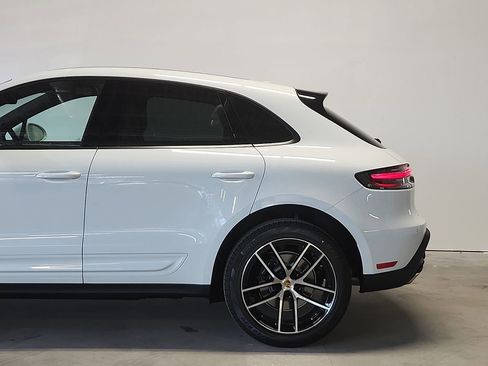 New 2026 Porsche Macan AWD/4WD image 7