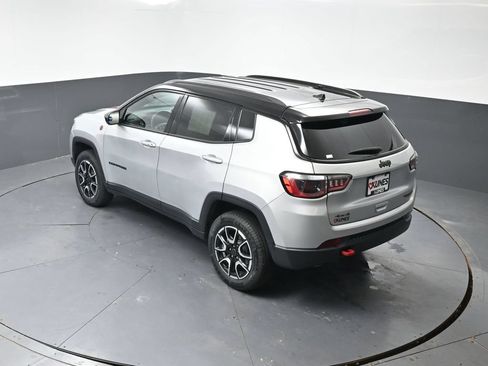 Used 2025 Jeep Compass Trailhawk AWD/4WD image 49