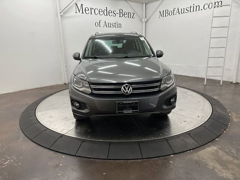 Used 2016 Volkswagen Tiguan SE image 2