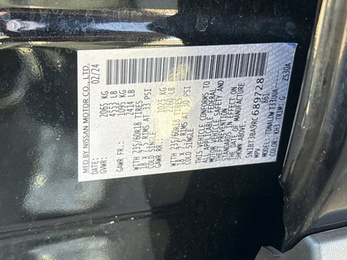 Used 2024 Nissan Rogue SV FWD image 37