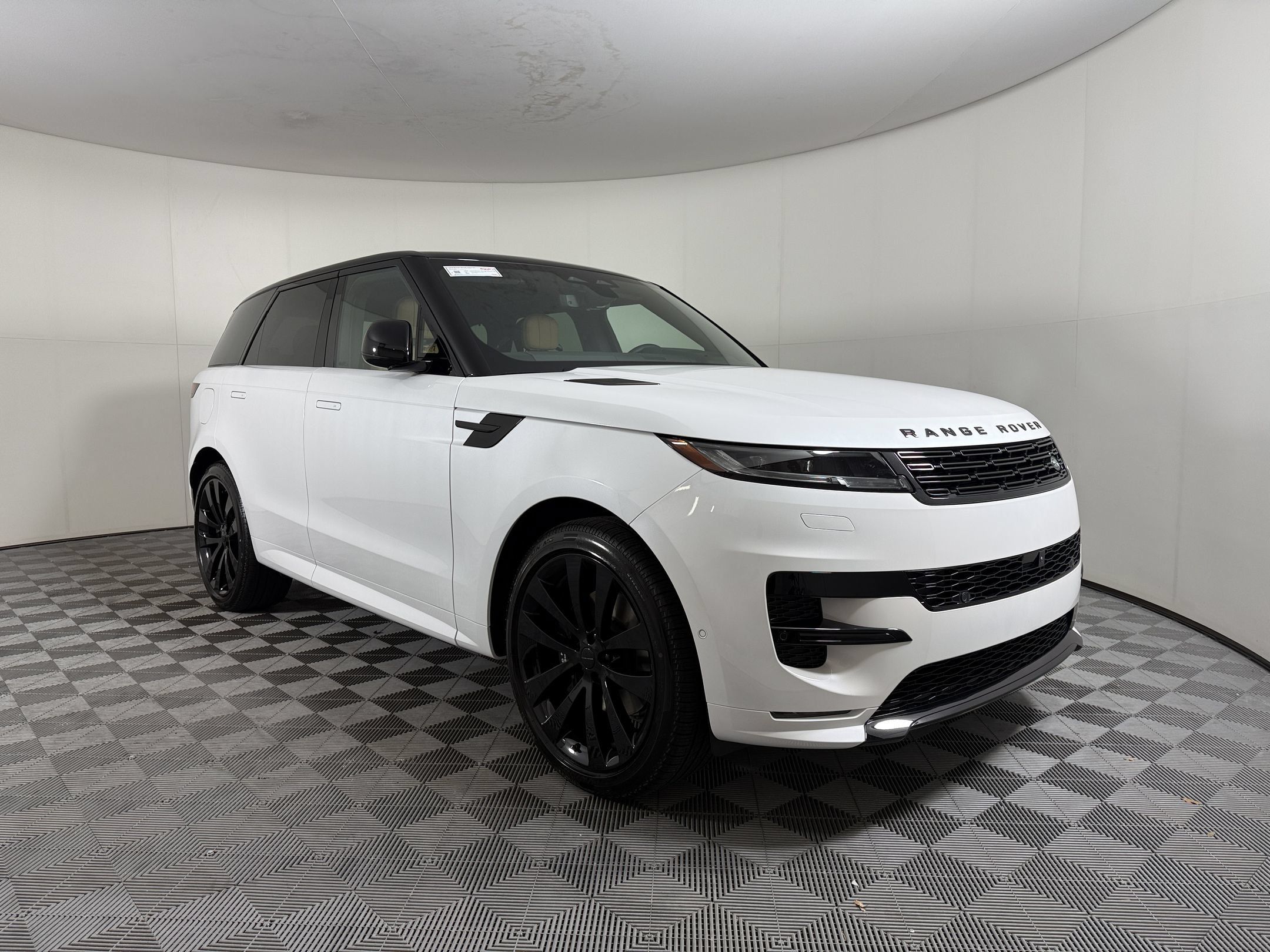 New 2027 Land Rover Range Rover Sport Dynamic SE AWD/4WD image 7