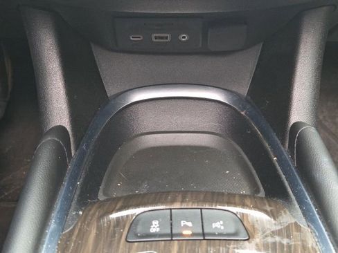 Used 2022 Chevrolet Malibu Premier image 35