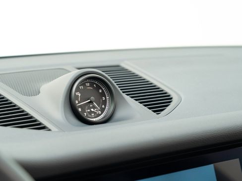 Certified 2025 Porsche Macan image 27