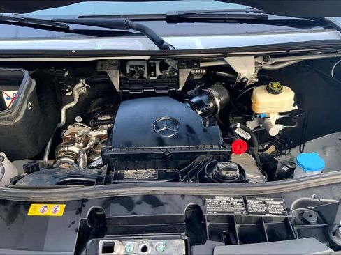 Used 2023 Mercedes-Benz Sprinter 2500 image 26