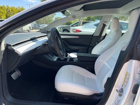 Used 2023 Tesla Model 3 Performance image 6