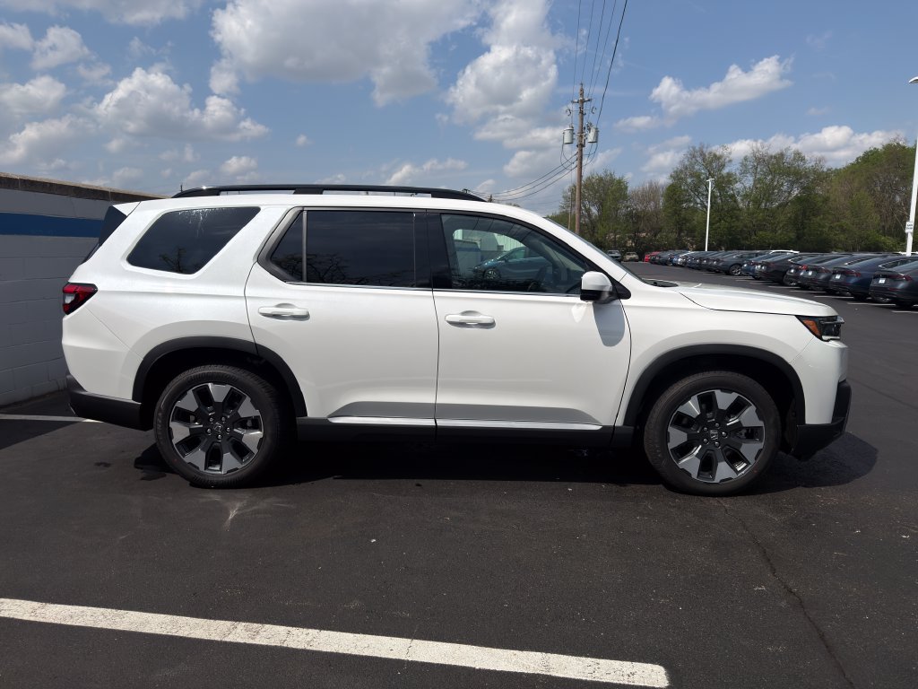 New 2026 Honda Pilot Touring image 6
