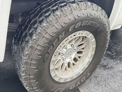 Used 2018 GMC Sierra 1500 SLT w/ SLT Premium Package AWD/4WD image 6