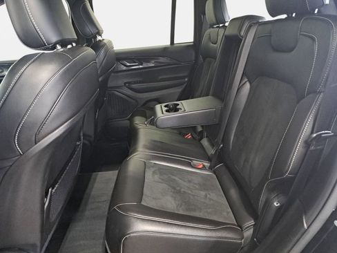 Certified 2023 Jeep Grand Cherokee Altitude image 14