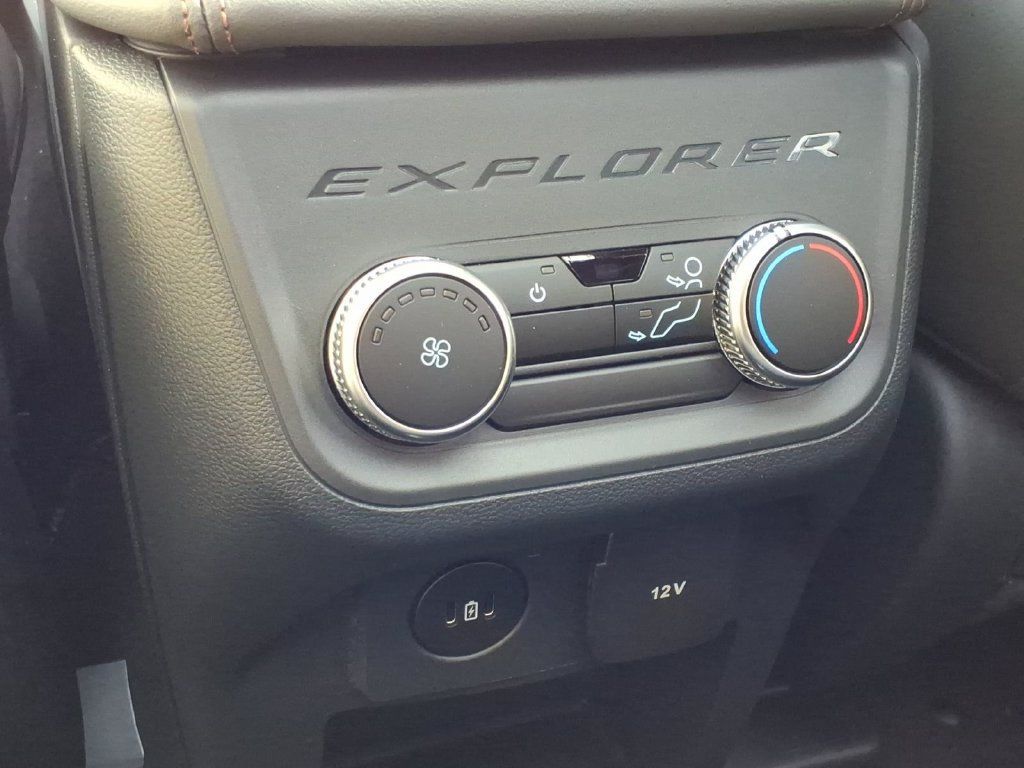 New 2027 Ford Explorer Active w/ Active Comfort Package AWD/4WD image 16
