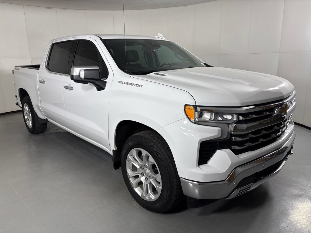 Used 2023 Chevrolet Silverado 1500 LTZ AWD/4WD image 2