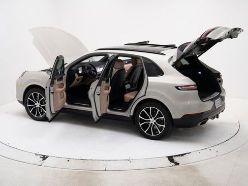 Certified 2026 Porsche Cayenne AWD/4WD image 30