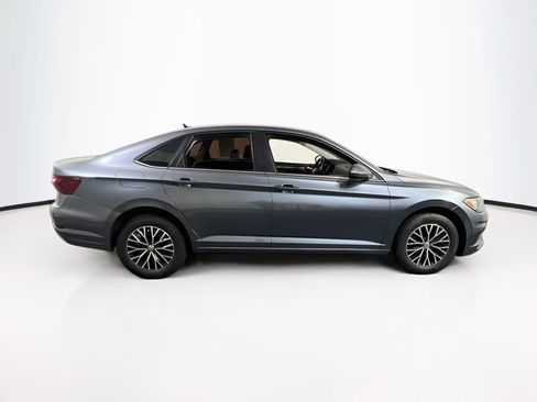 Used 2021 Volkswagen Jetta SE w/ SE Cold Weather Package FWD image 4