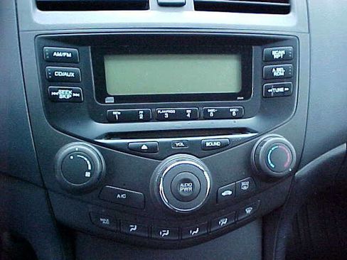 Used 2004 Honda Accord LX image 22