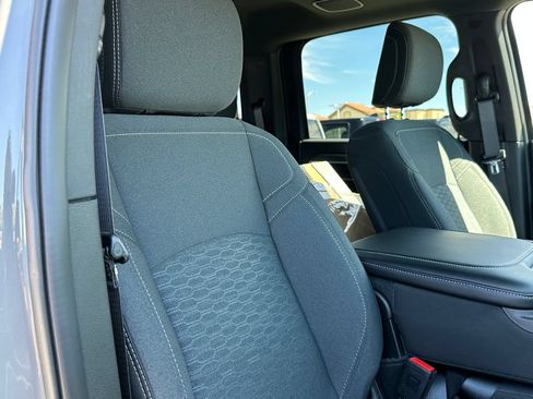 New 2026 RAM 2500 Big Horn AWD/4WD image 13