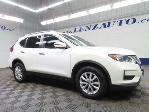 Used 2017 Nissan Rogue SV AWD/4WD image 3