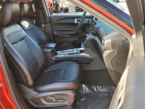 Used 2020 Ford Explorer Limited image 16