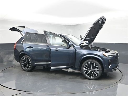 New 2026 Volvo XC90 B6 Ultra image 57