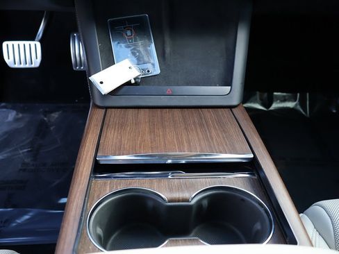 Used 2022 Tesla Model S image 58