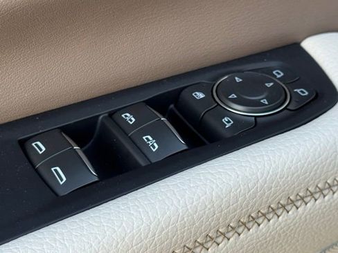 Used 2025 GMC Yukon XL Denali w/ Sun & Power Step Package image 20