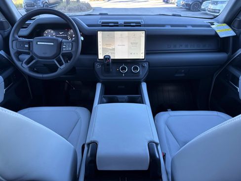 New 2026 Land Rover Defender 110 X-Dynamic SE image 15