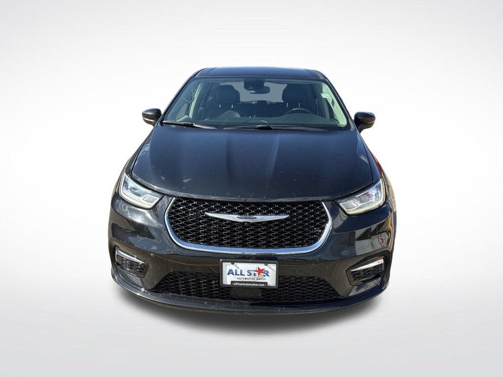 Used 2023 Chrysler Pacifica Touring-L FWD image 2