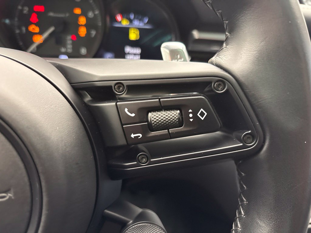 Certified 2023 Porsche Macan Turbo AWD/4WD image 37