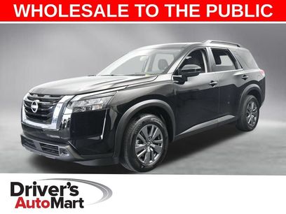 Used 2025 Nissan Pathfinder SV