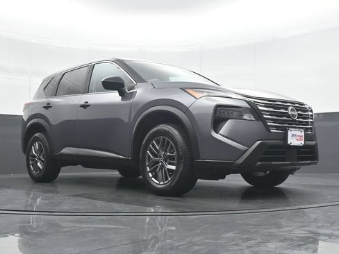 Used 2024 Nissan Rogue S AWD/4WD image 33