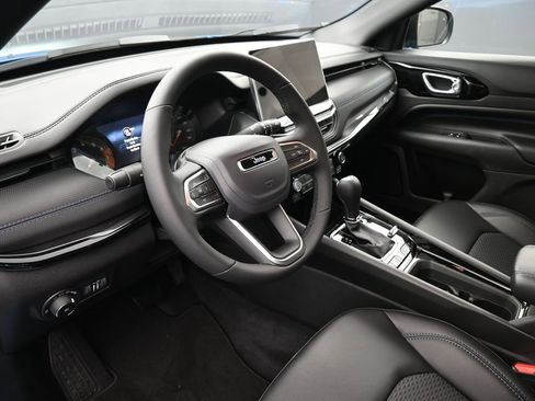 New 2026 Jeep Compass Latitude image 18