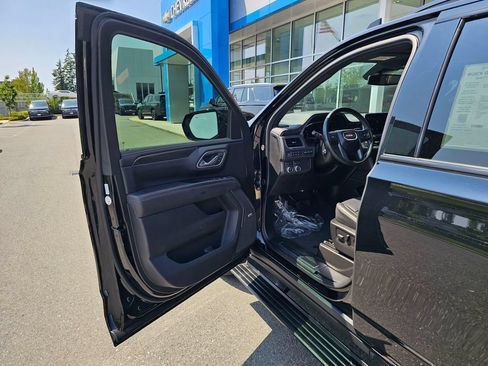 Used 2024 GMC Yukon AT4 w/ AT4 Premium Package AWD/4WD image 21