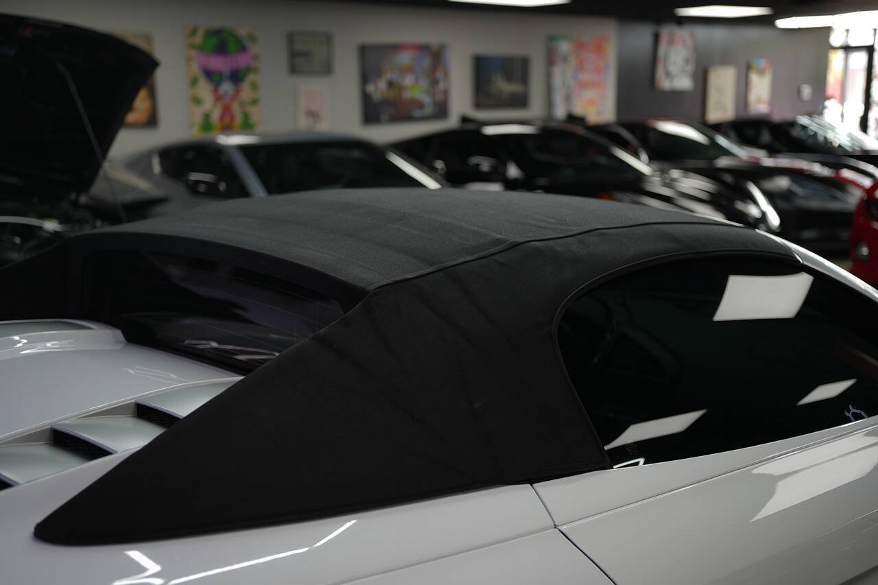 Used 2011 Audi R8 V10 AWD/4WD image 12