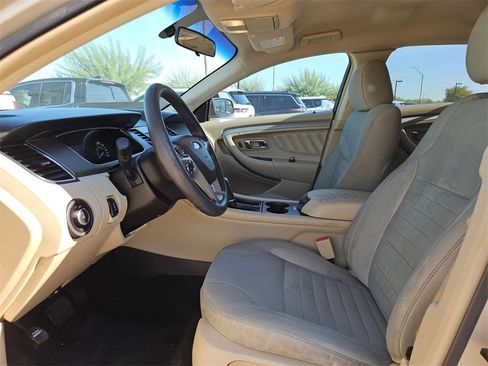Used 2017 Ford Taurus SE image 21