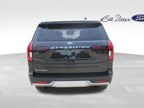 Used 2025 Ford Expedition Platinum w/ Driver's Package AWD/4WD image 6