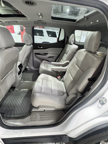 Used 2017 GMC Acadia SLT AWD/4WD image 9