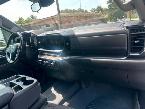 Used 2024 Chevrolet Silverado 2500 LT AWD/4WD image 14