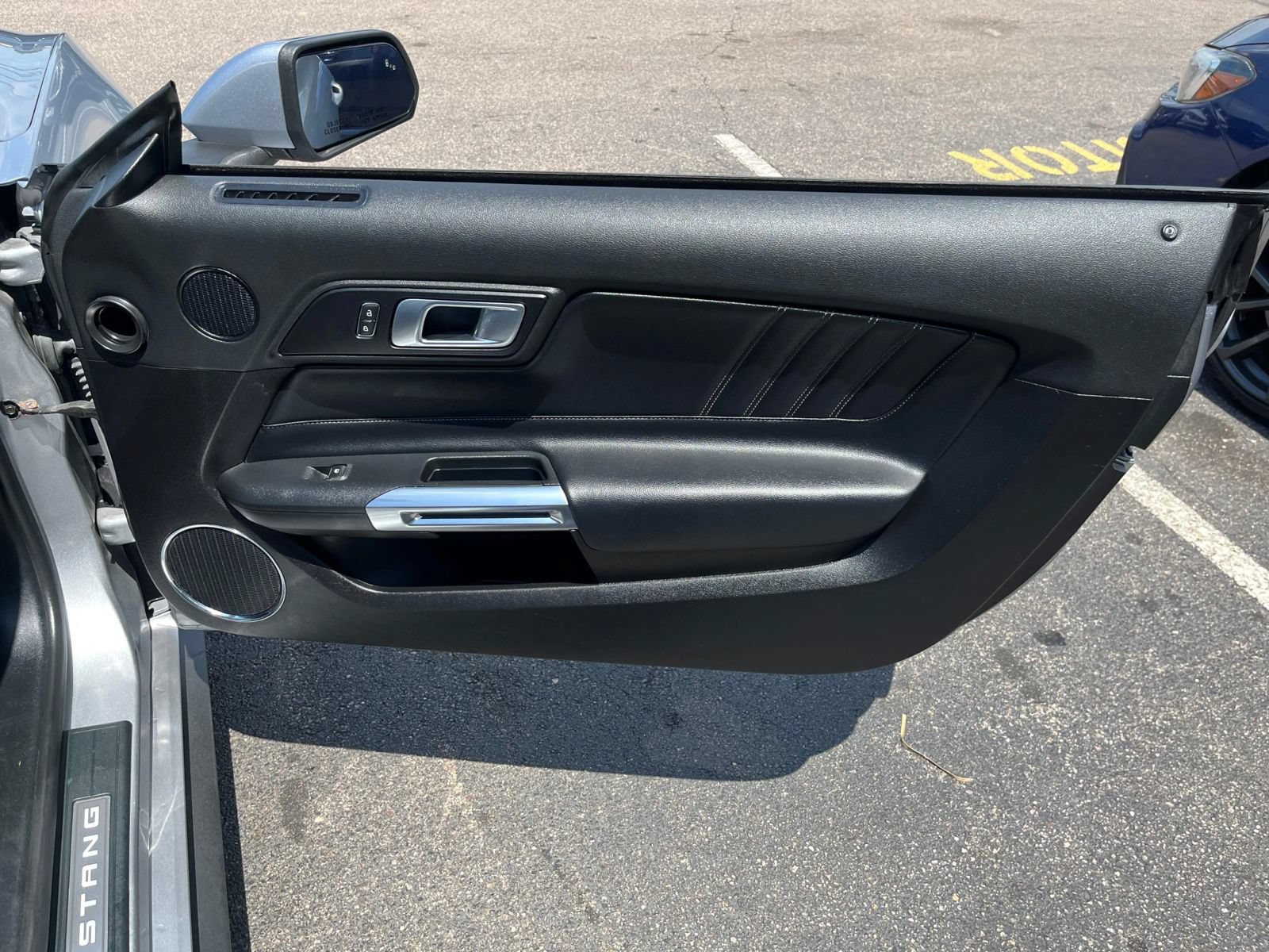 Used 2022 Ford Mustang Premium RWD image 43