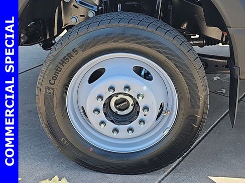 New 2025 Ford F550 4x4 Regular Cab Super Duty image 36