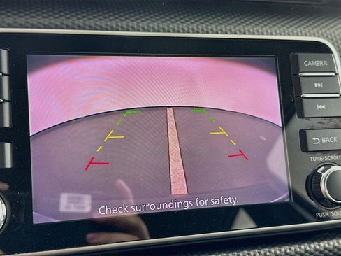 Used 2018 Nissan Kicks SV FWD image 21