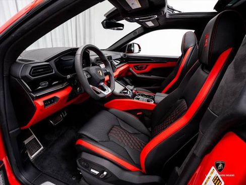 Used 2025 Lamborghini Urus SE AWD/4WD image 22