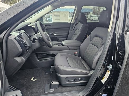 New 2026 Nissan Pathfinder SV image 18