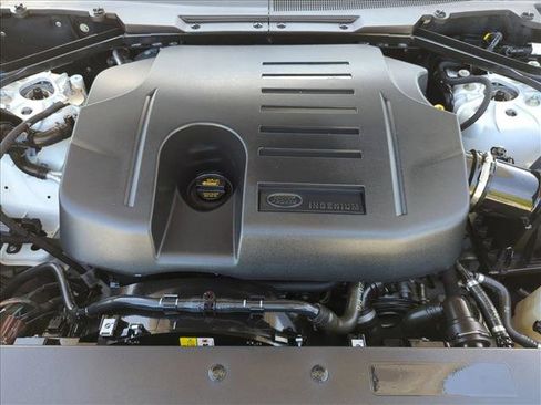Used 2022 Land Rover Defender 110 X-Dynamic SE AWD/4WD image 23