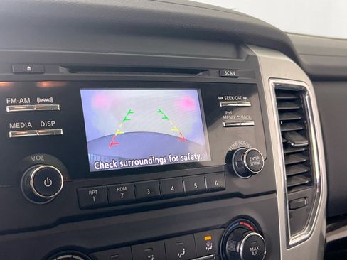 Used 2018 Nissan Titan SV image 13