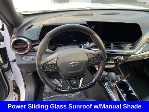 Used 2024 Chevrolet Trax RS w/ Sunroof Package FWD image 13