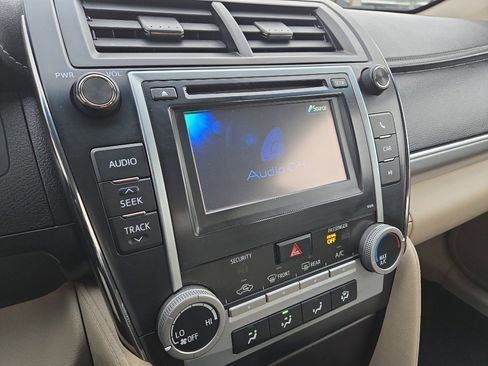 Used 2013 Toyota Camry LE image 16