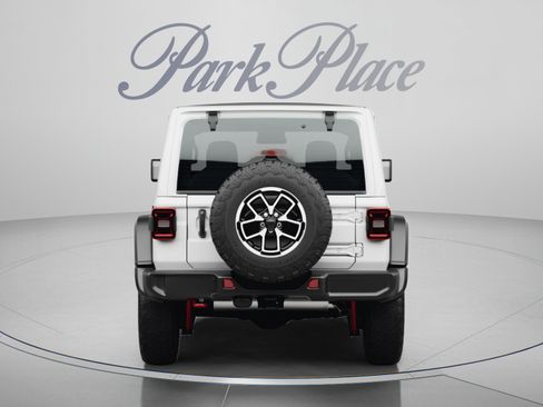 Used 2024 Jeep Wrangler Unlimited Rubicon AWD/4WD image 4