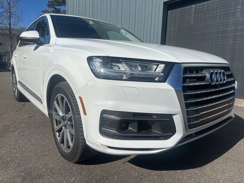Used 2018 Audi Q7 3.0T Prestige w/ Prestige Package image 1