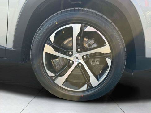 Used 2024 Chevrolet Trax RS w/ Sunroof Package FWD image 60