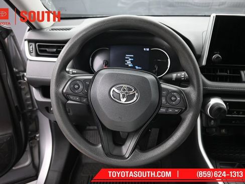 Used 2023 Toyota RAV4 LE AWD/4WD image 20