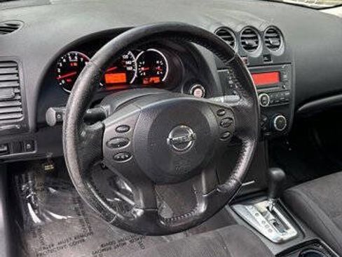 Used 2011 Nissan Altima 2.5 S w/ Special Edition Pkg image 12