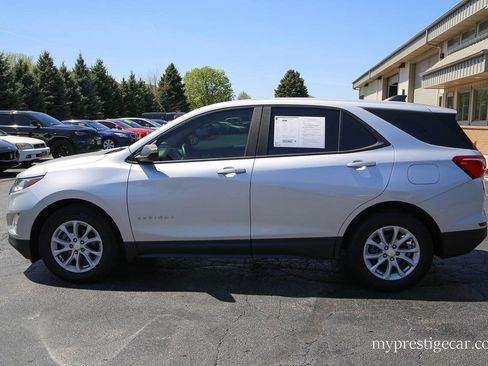 Used 2020 Chevrolet Equinox LS FWD image 4